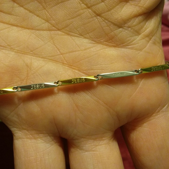 🎆🆕🎆 Jesus necklace Jesus name engraved - Picture 2 of 3